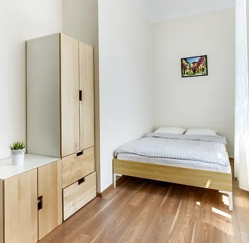 Penguin Rooms 1410 On Brzozowa Street